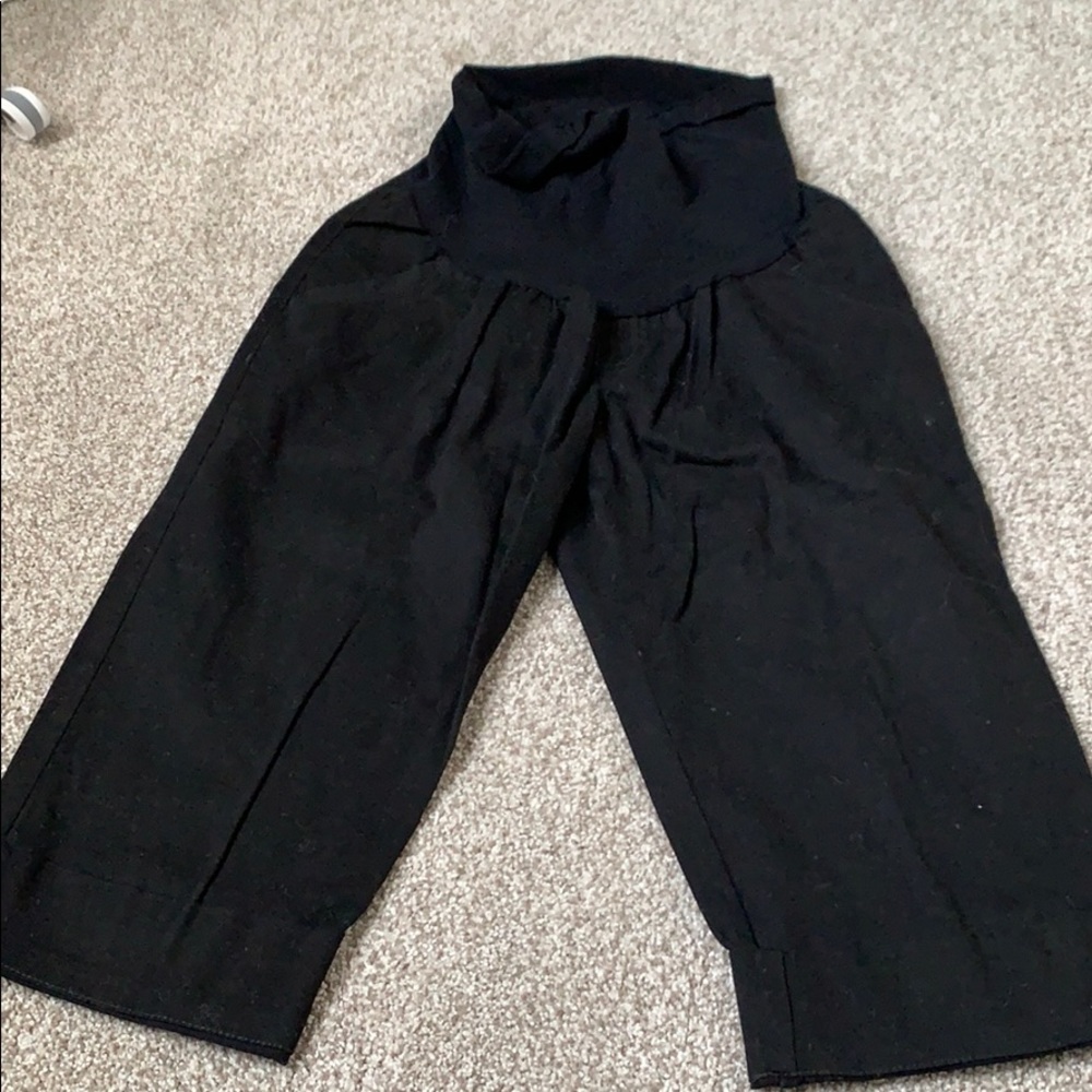 Motherhood black capris